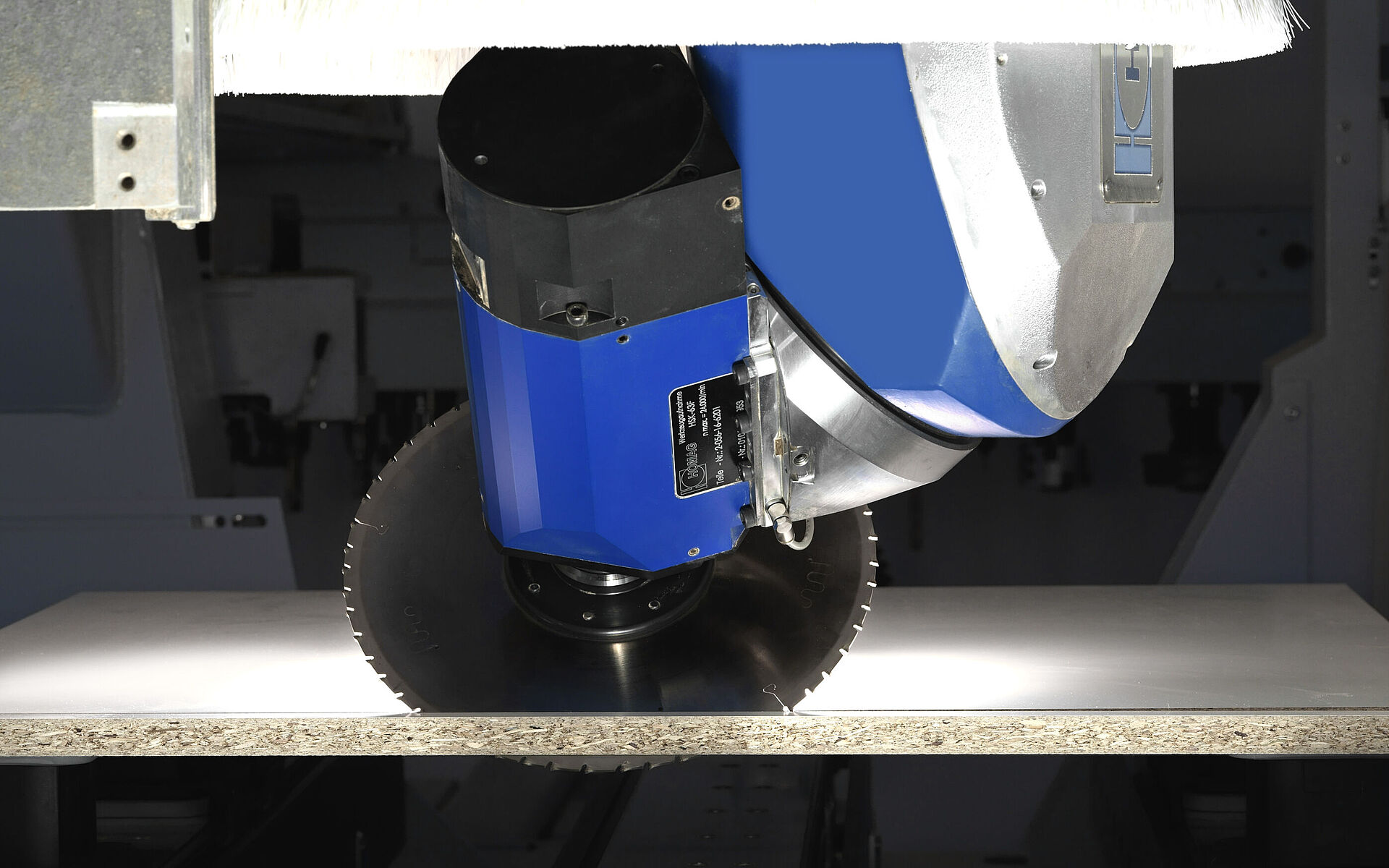 Leitz circular sawblade WhisperCut on CNC machine